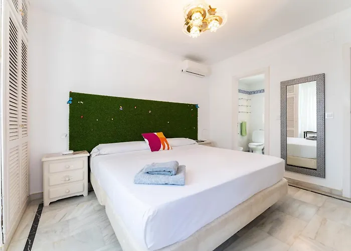 Malagasuite Flamencos Private Pool * 에스테포나